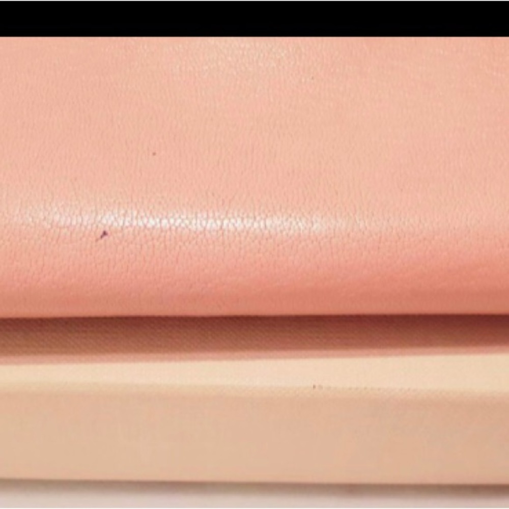 MIU MIU - Pink leather coin purse/wallet. AUTHENTIC and in BEAUTIFUL CONDITION! - Picture 11 of 16